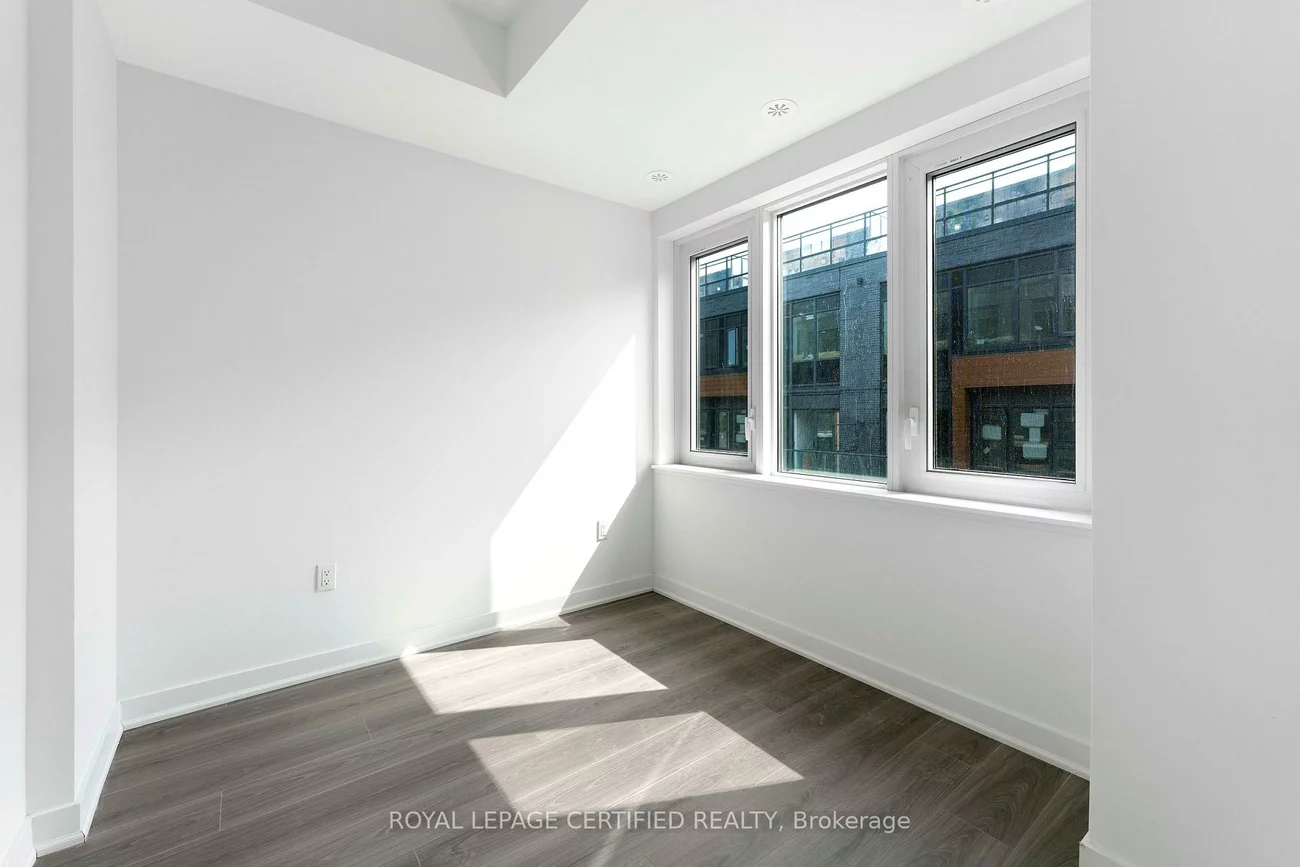 69, Curlew, Parkwoods-Donalda, Toronto