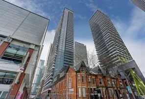 38, Widmer, Waterfront Communities C1, Toronto