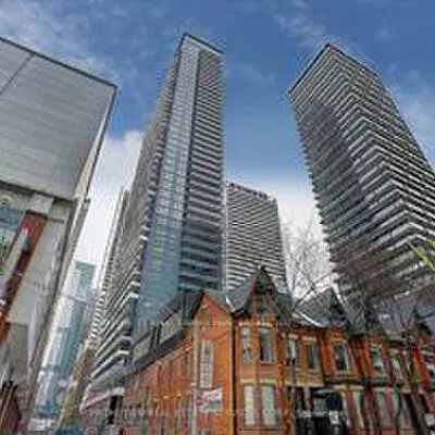 38, Widmer, Waterfront Communities C1, Toronto