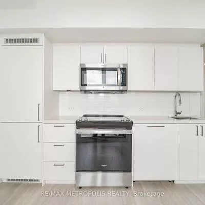 30, Tretti, Clanton Park, Toronto