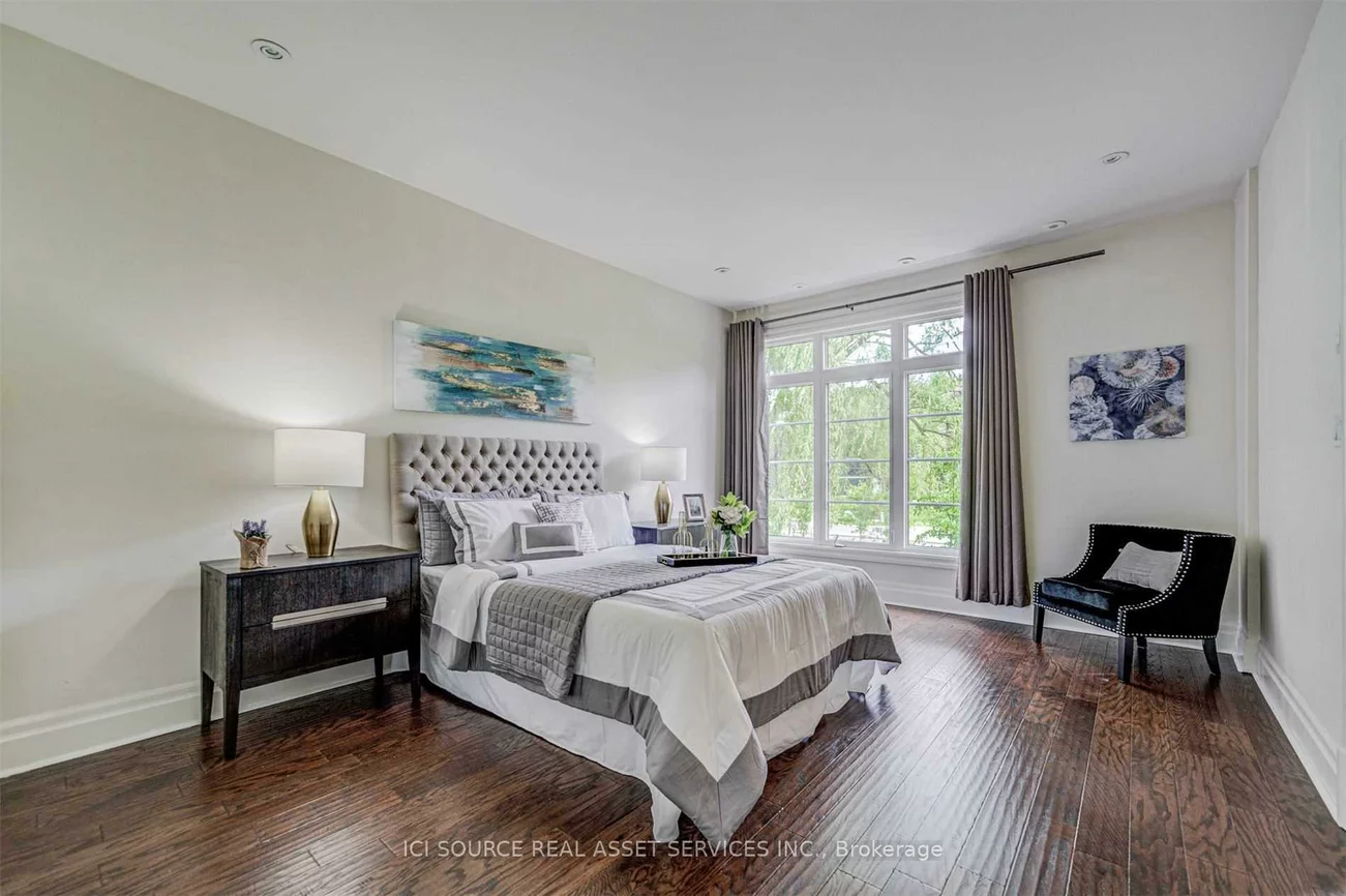 45, York Mills, Bridle Path-Sunnybrook-York Mills, Toronto