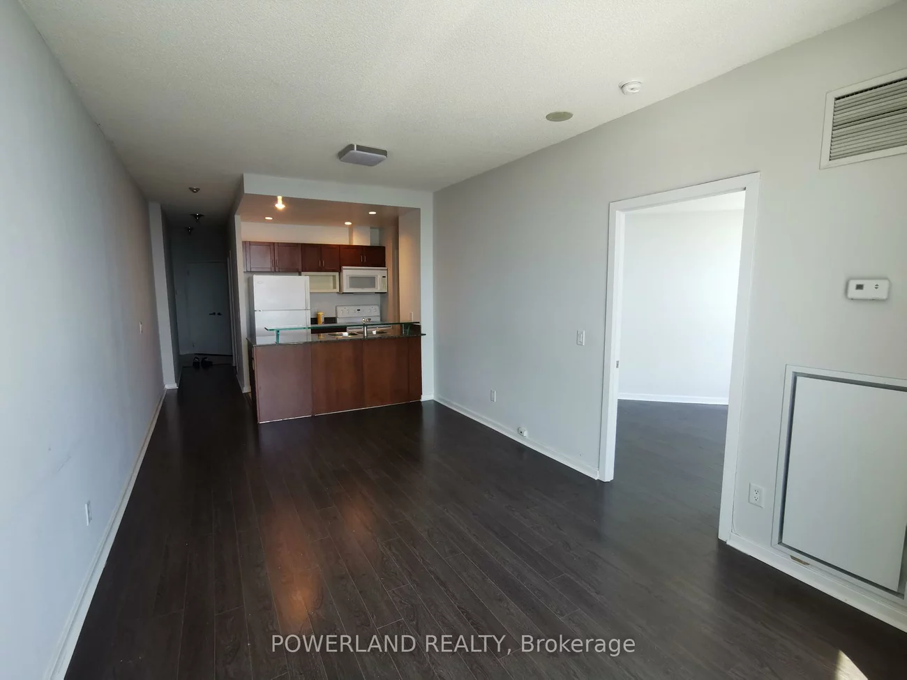 208, Queens, Waterfront Communities C1, Toronto