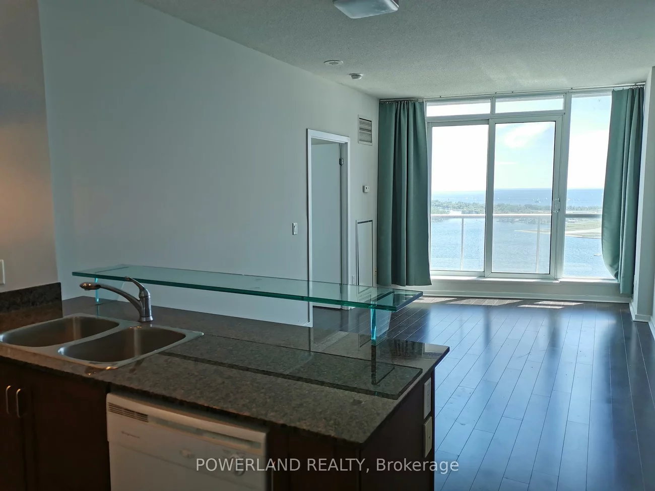 208, Queens, Waterfront Communities C1, Toronto
