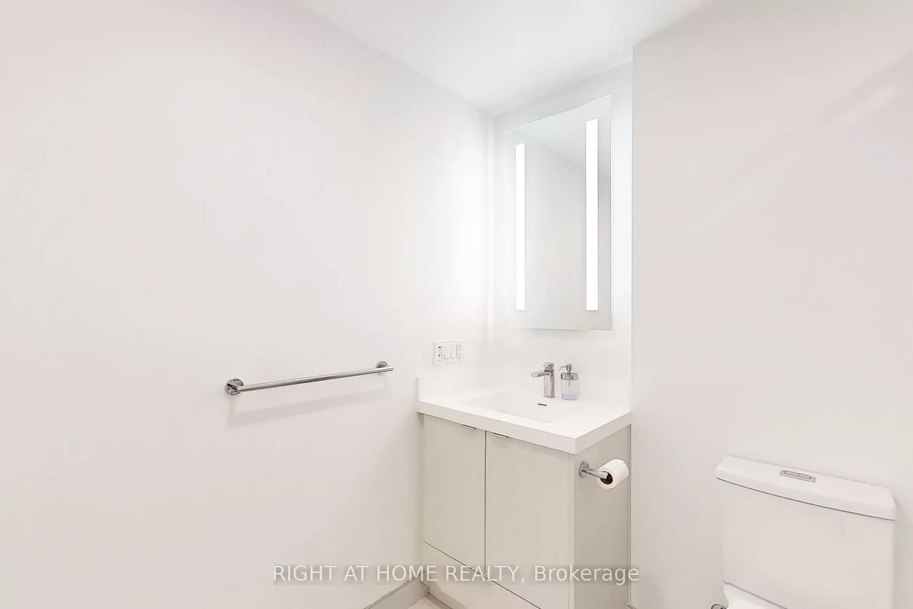 30, INN ON THE PARK, Banbury-Don Mills, Toronto