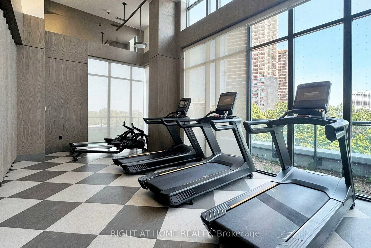 30, INN ON THE PARK, Banbury-Don Mills, Toronto