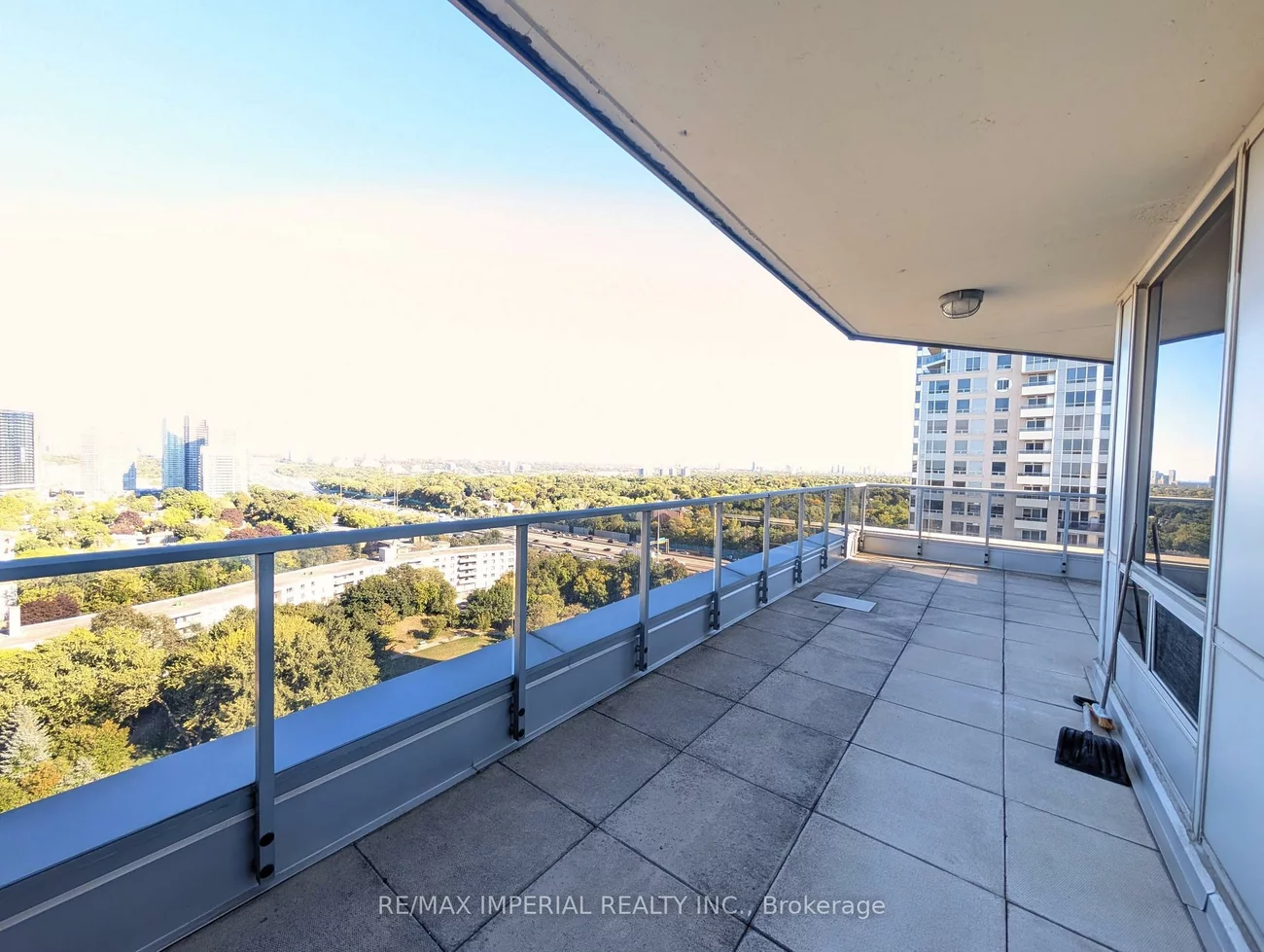 8, Rean, Bayview Village, Toronto