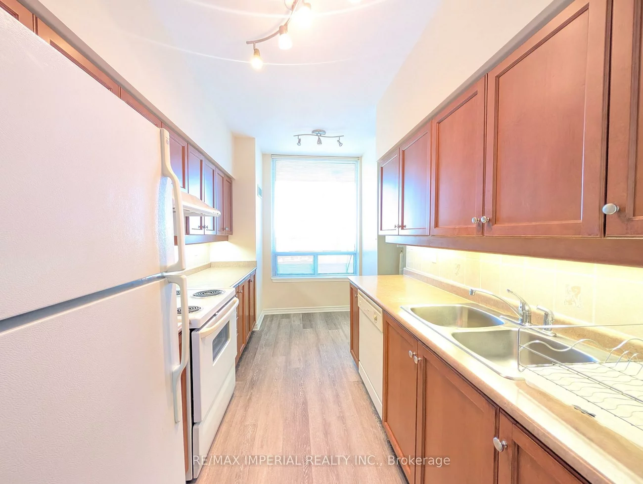 8, Rean, Bayview Village, Toronto