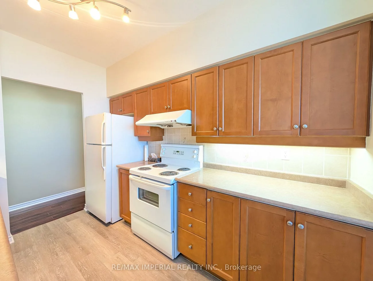 8, Rean, Bayview Village, Toronto