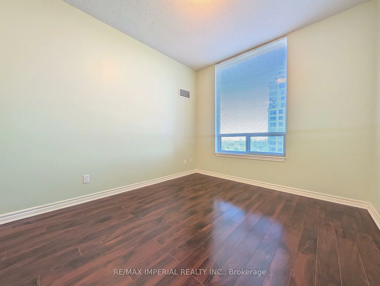 8, Rean, Bayview Village, Toronto