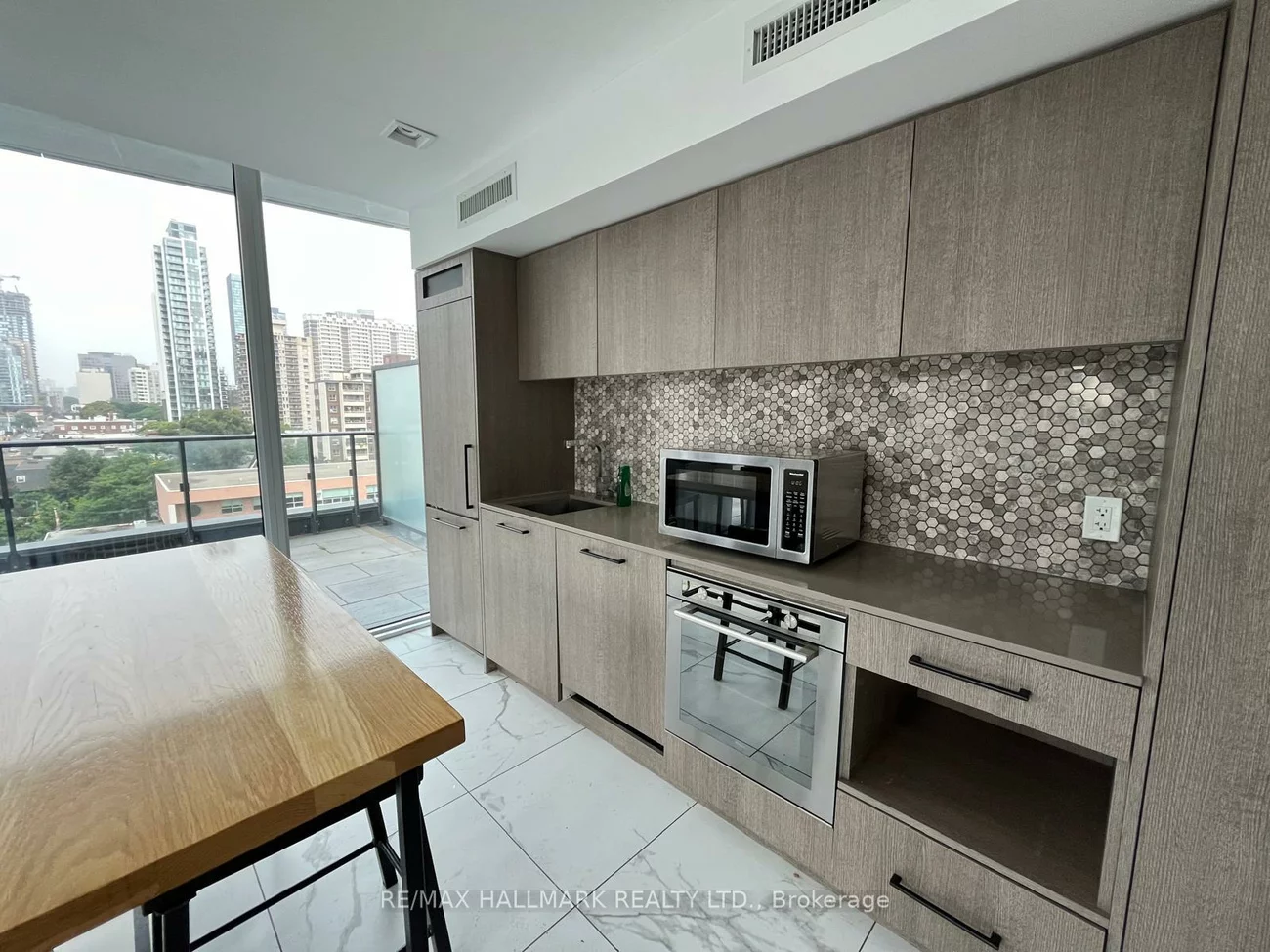 85, Wood, Church-Yonge Corridor, Toronto