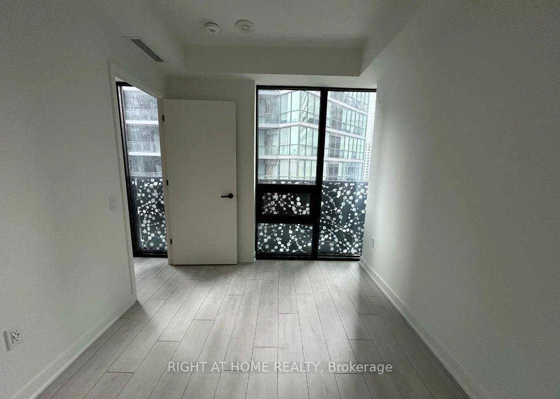 55, Charles, Church-Yonge Corridor, Toronto