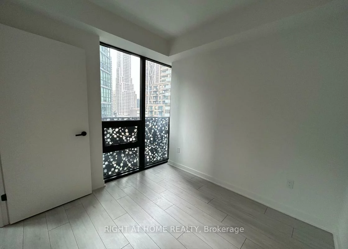 55, Charles, Church-Yonge Corridor, Toronto