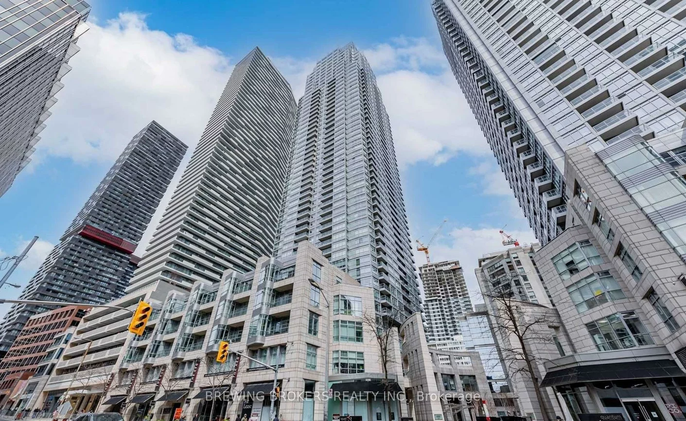 2191, Yonge, Mount Pleasant West, Toronto