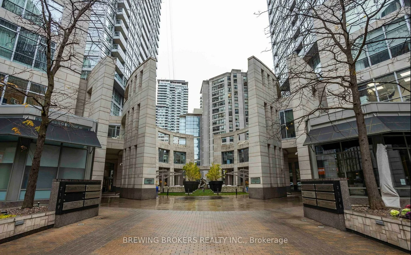 2191, Yonge, Mount Pleasant West, Toronto