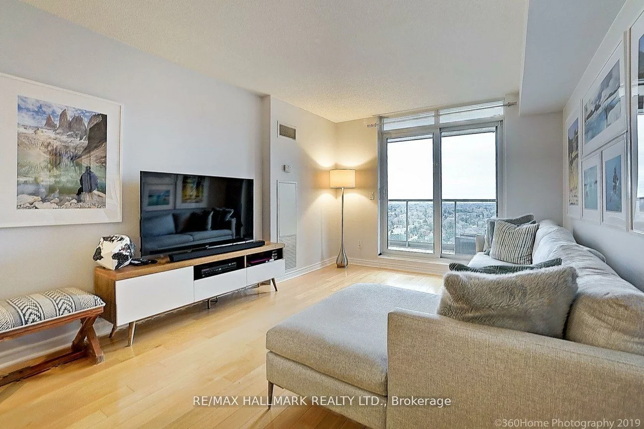 18, Kenaston, Bayview Village, Toronto