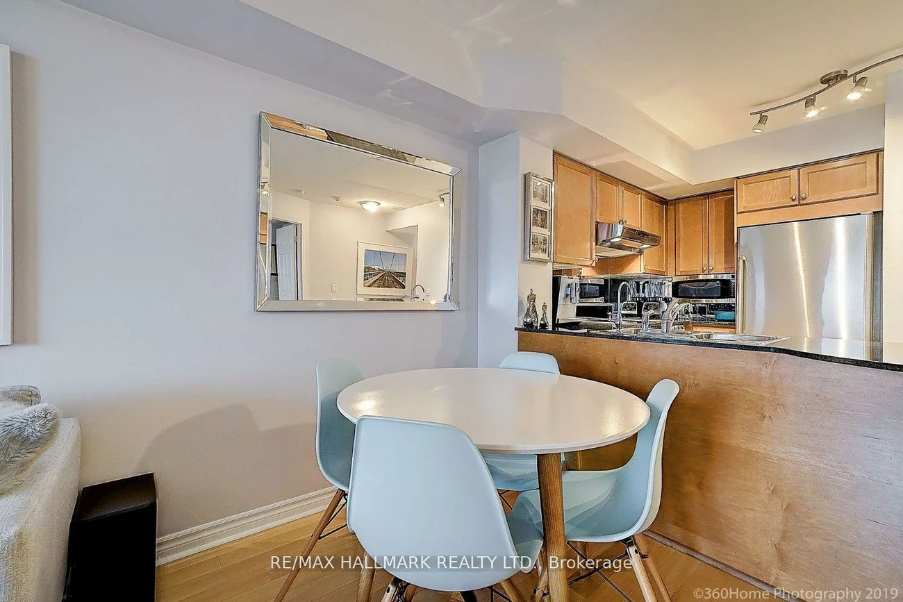 18, Kenaston, Bayview Village, Toronto