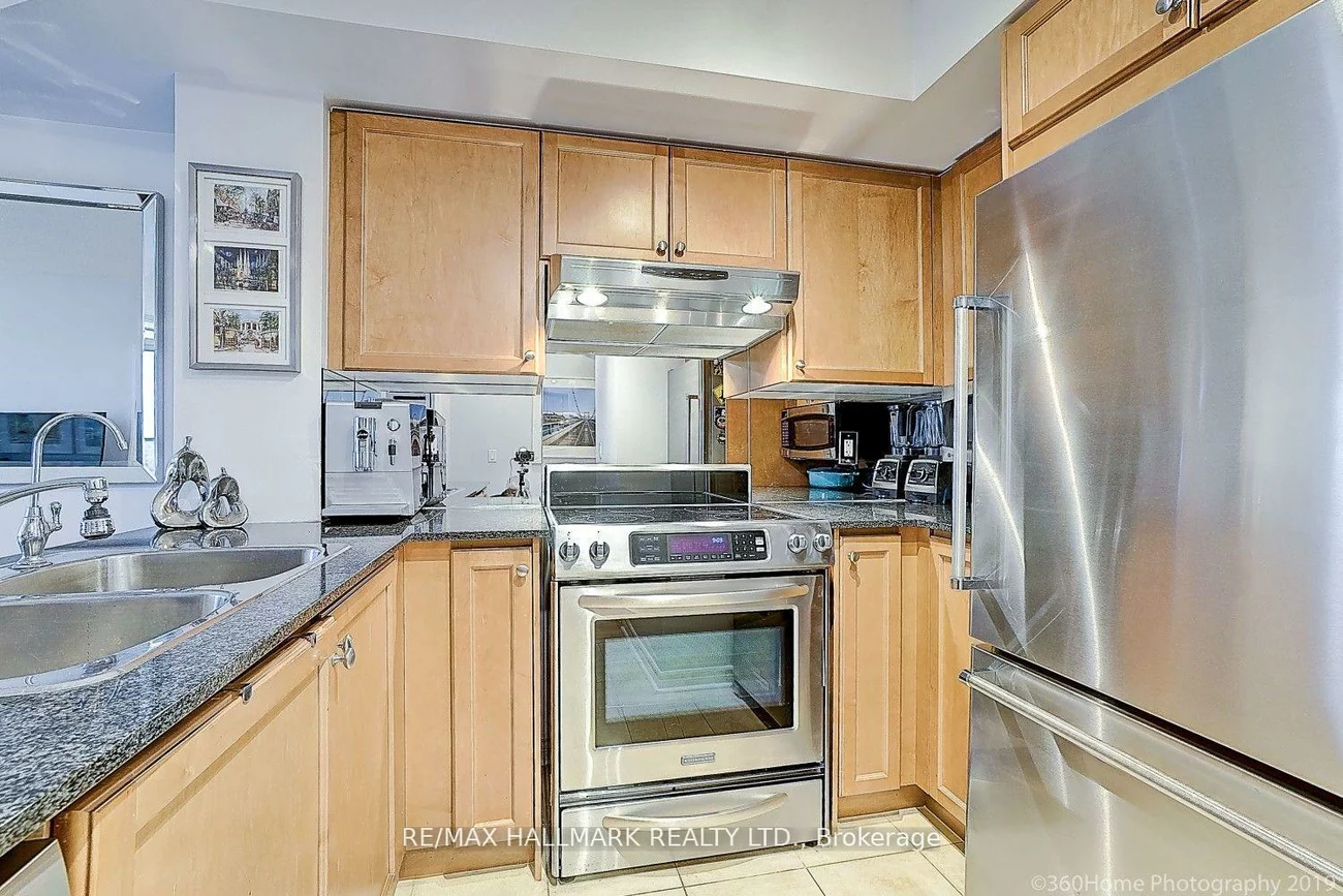 18, Kenaston, Bayview Village, Toronto