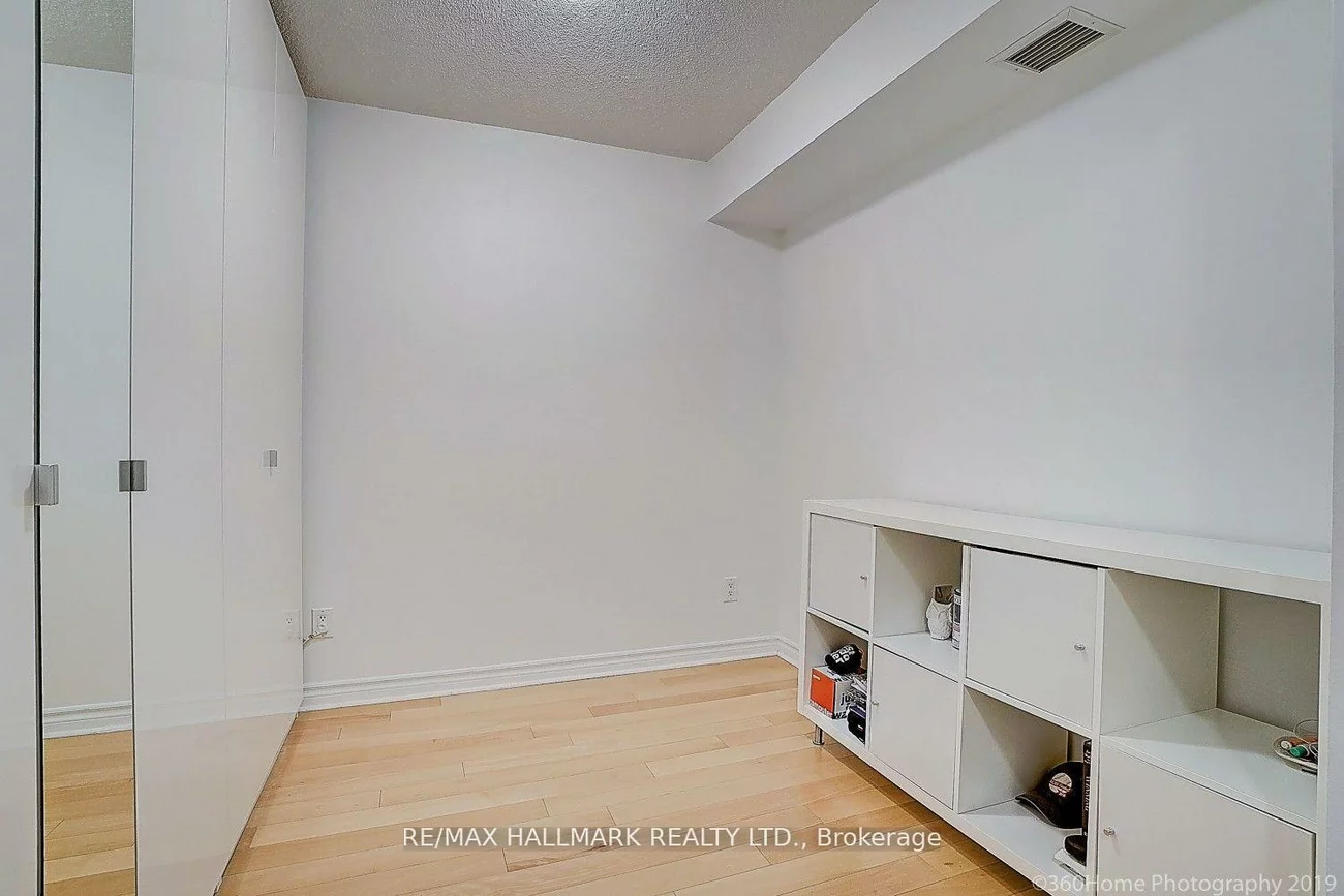 18, Kenaston, Bayview Village, Toronto