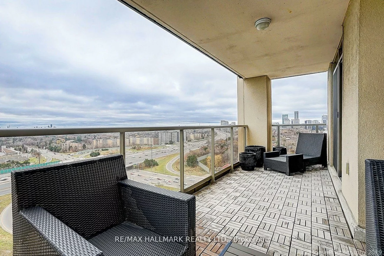 18, Kenaston, Bayview Village, Toronto