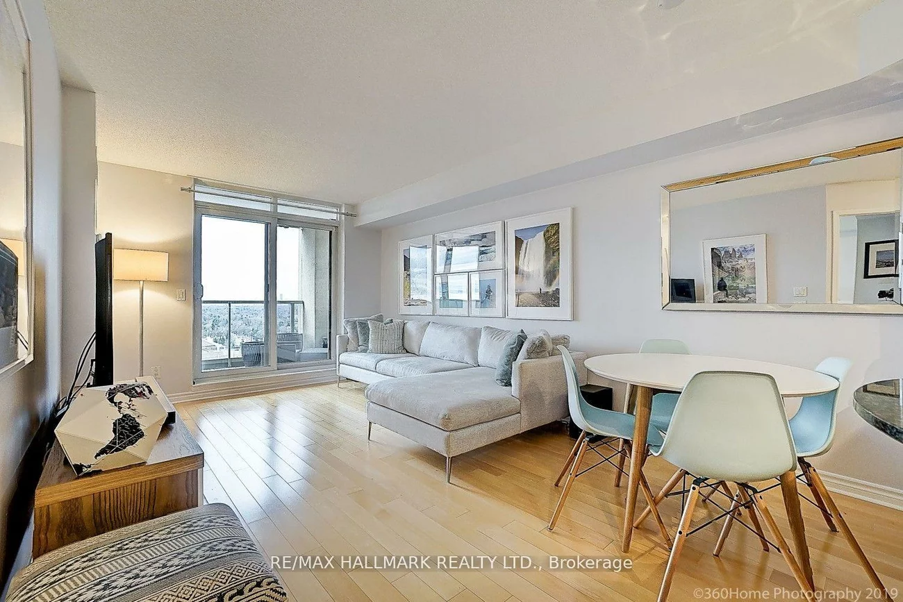 18, Kenaston, Bayview Village, Toronto