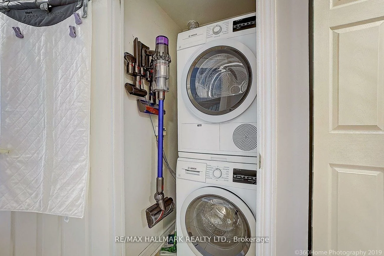 18, Kenaston, Bayview Village, Toronto