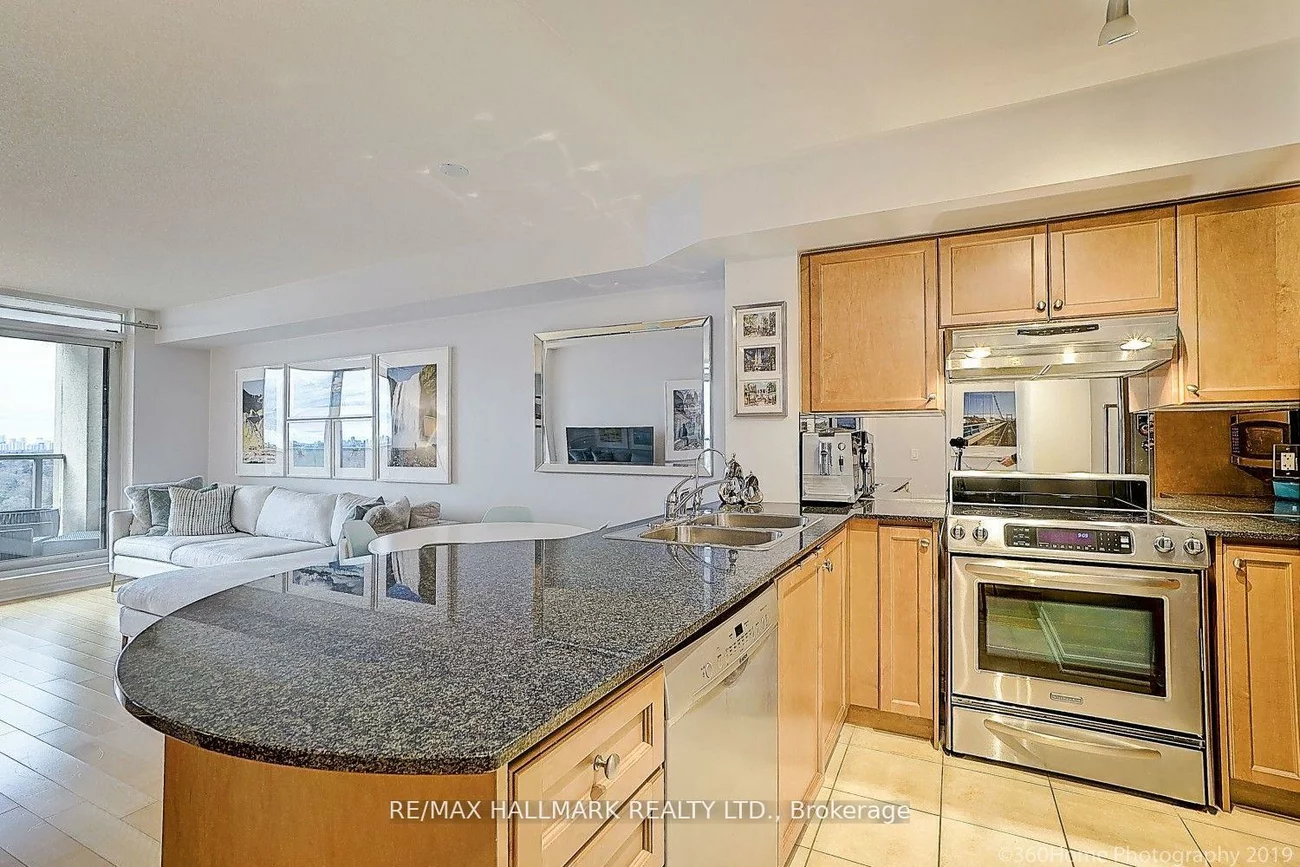18, Kenaston, Bayview Village, Toronto