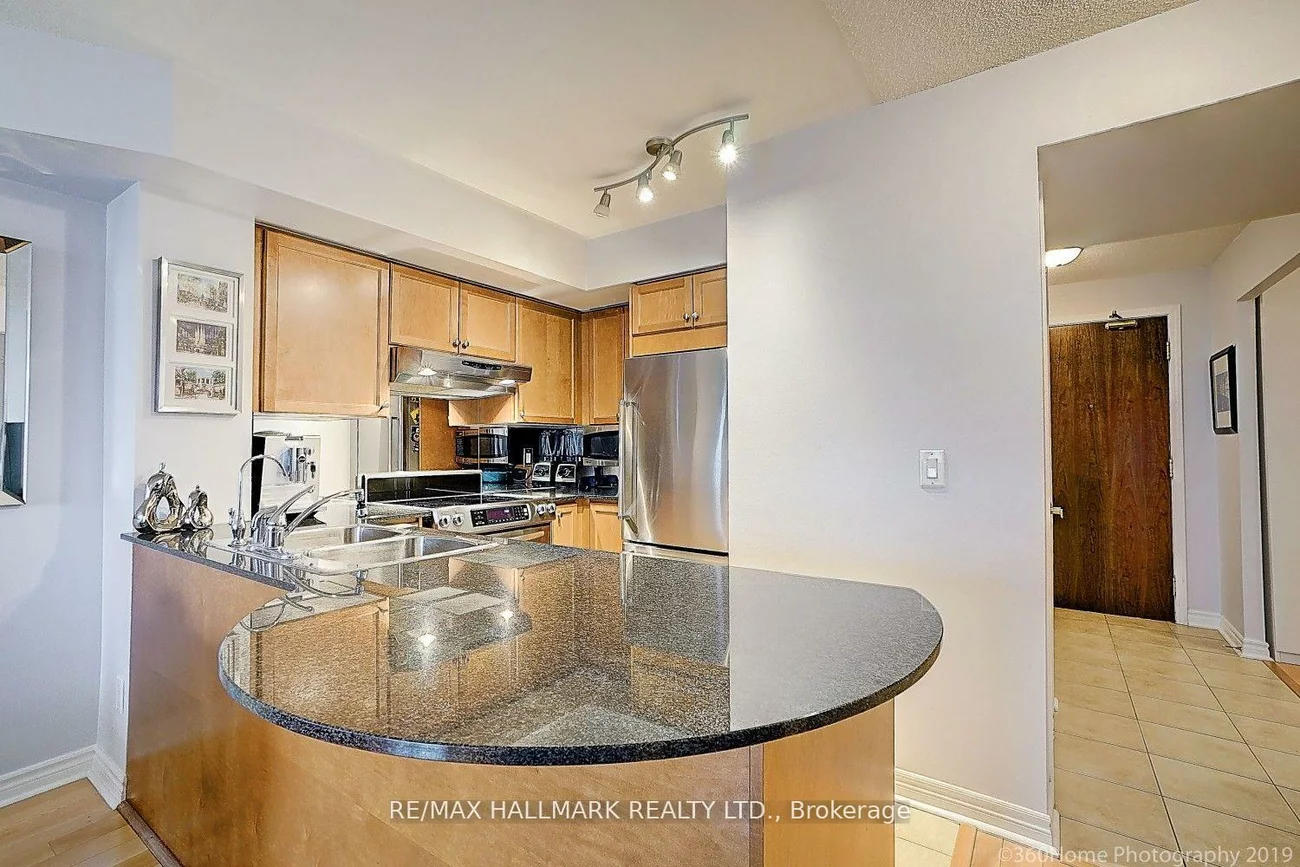 18, Kenaston, Bayview Village, Toronto