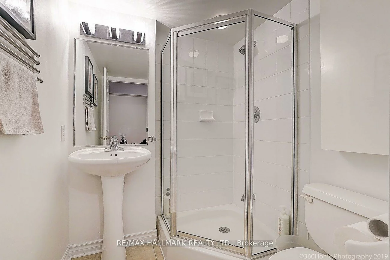 18, Kenaston, Bayview Village, Toronto