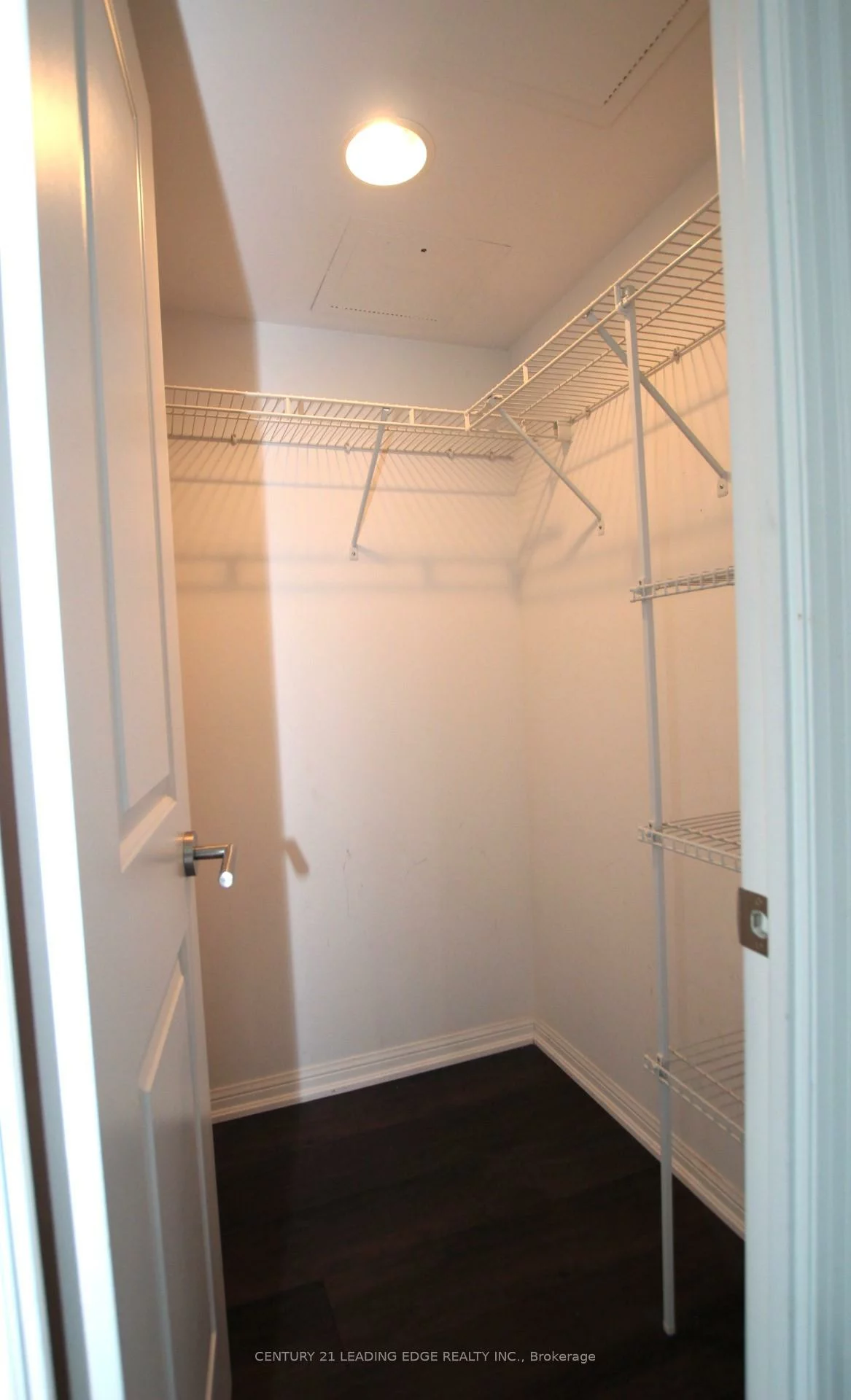 400, Adelaide, Moss Park, Toronto