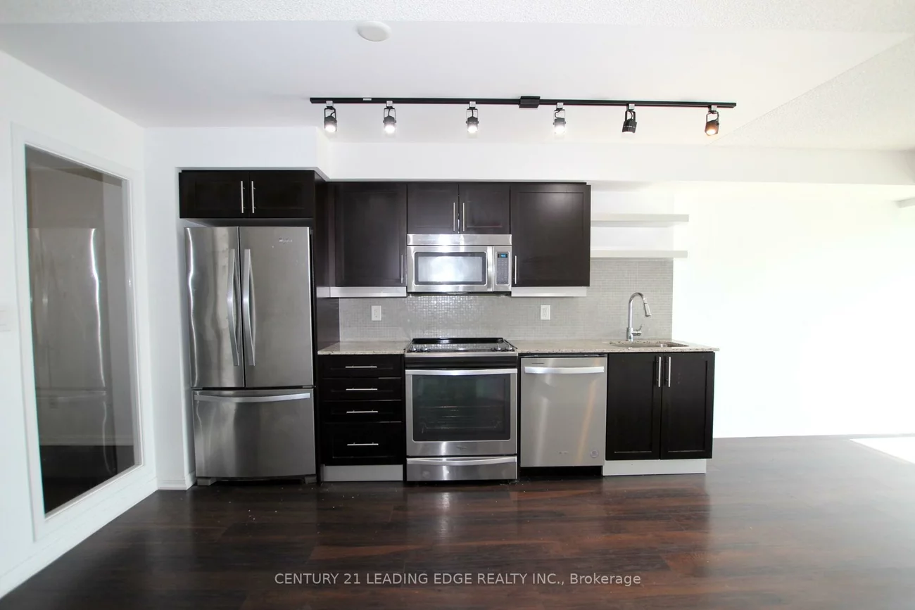 400, Adelaide, Moss Park, Toronto