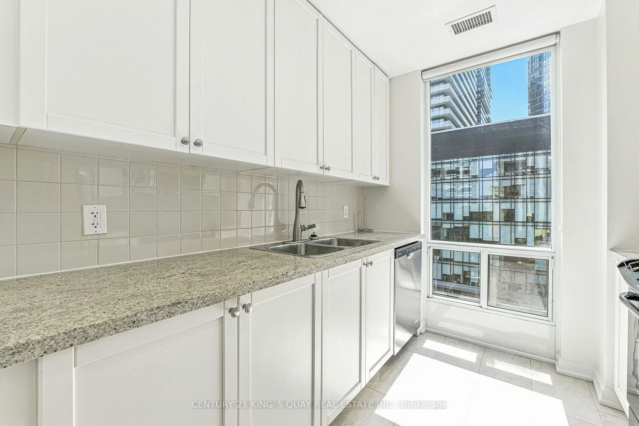 85, Bloor, Church-Yonge Corridor, Toronto