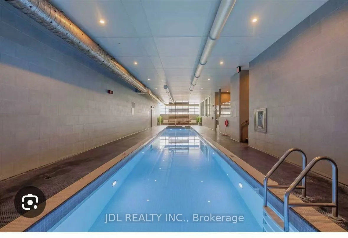 21, Iceboat, Waterfront Communities C1, Toronto