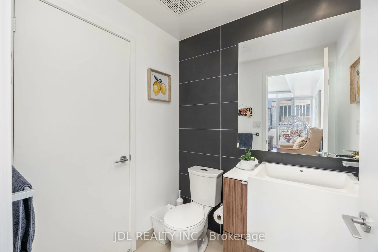 21, Iceboat, Waterfront Communities C1, Toronto