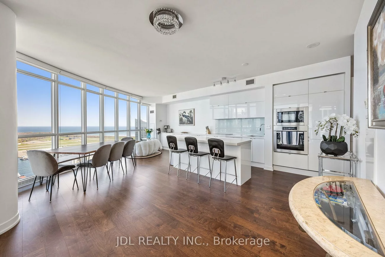 21, Iceboat, Waterfront Communities C1, Toronto