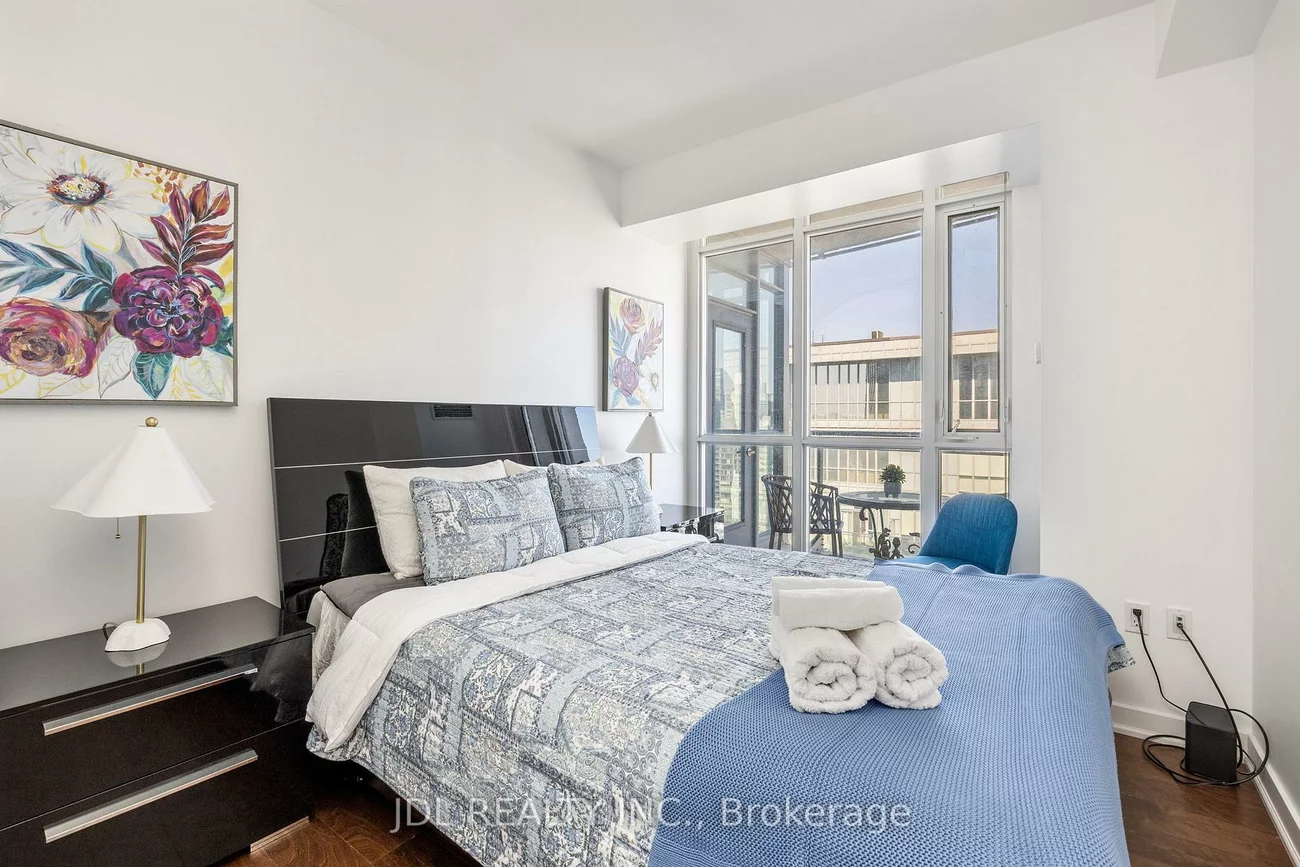 21, Iceboat, Waterfront Communities C1, Toronto