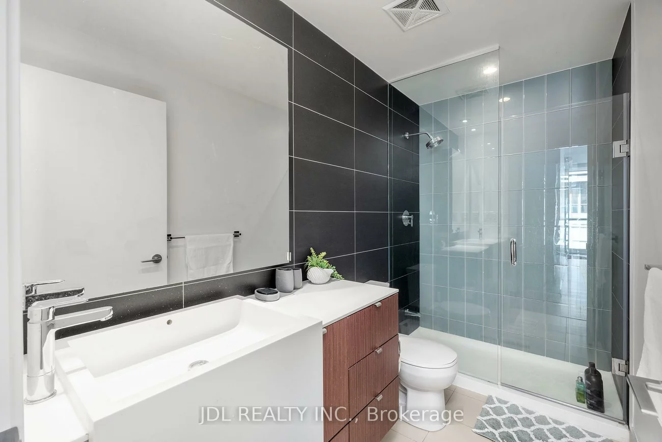 21, Iceboat, Waterfront Communities C1, Toronto