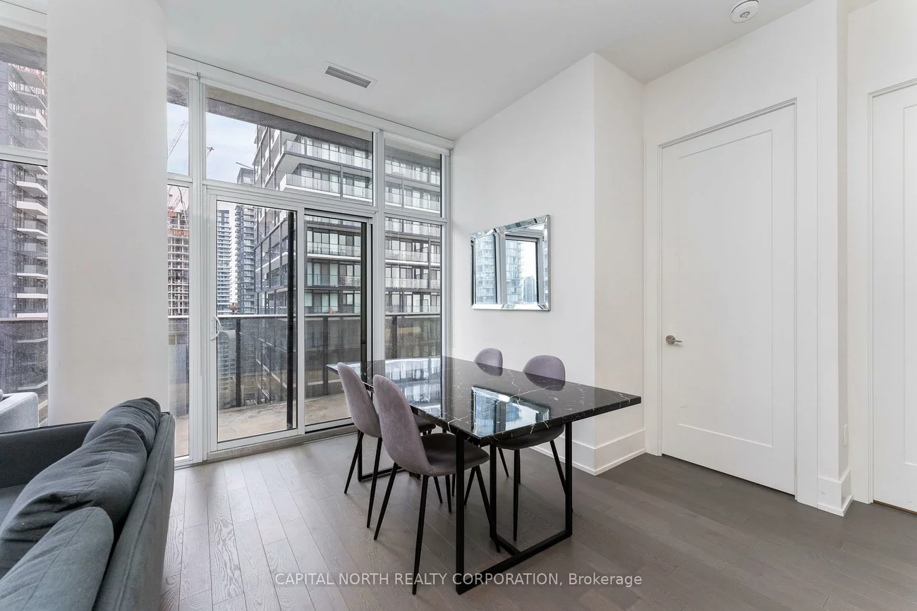 330, Richmond, Waterfront Communities C1, Toronto