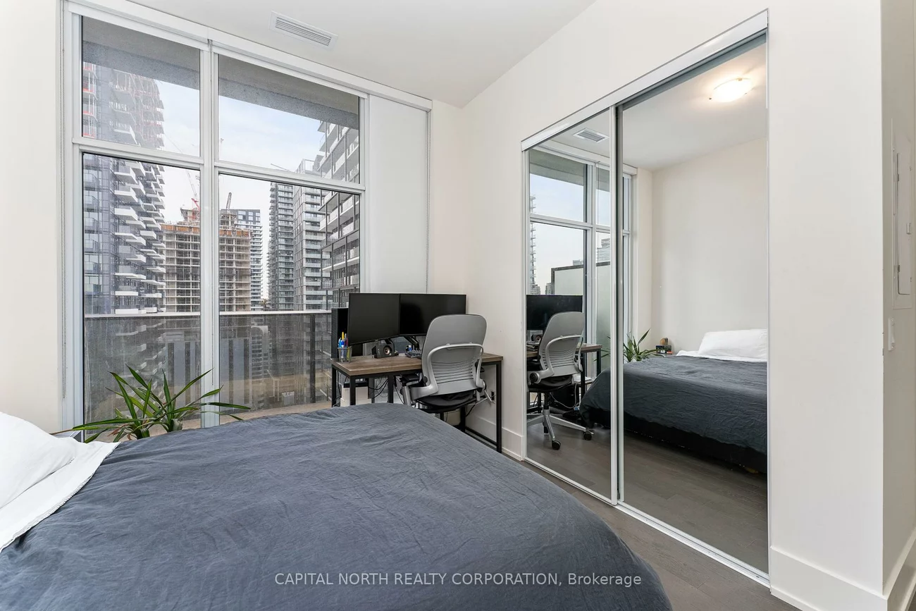 330, Richmond, Waterfront Communities C1, Toronto