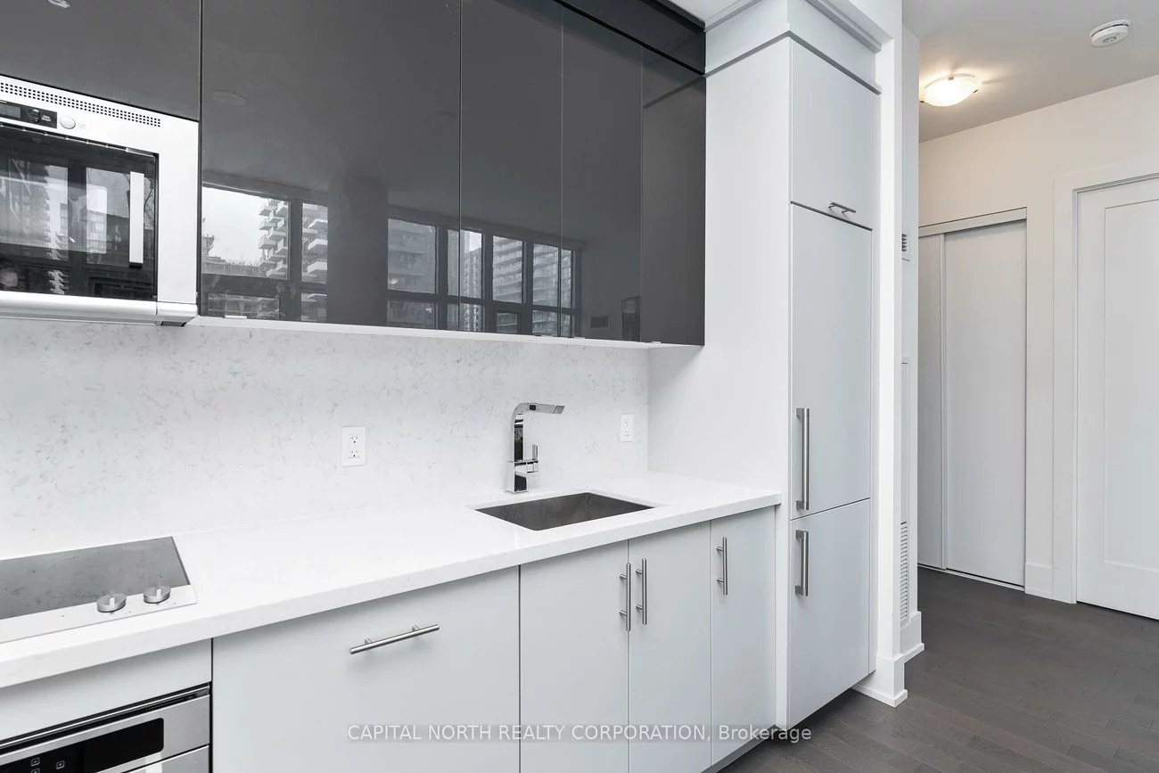 330, Richmond, Waterfront Communities C1, Toronto