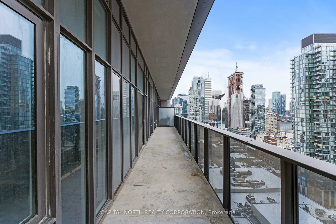 330, Richmond, Waterfront Communities C1, Toronto
