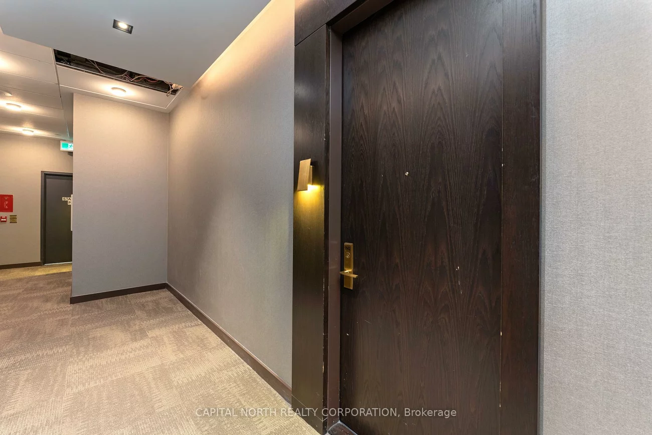 330, Richmond, Waterfront Communities C1, Toronto
