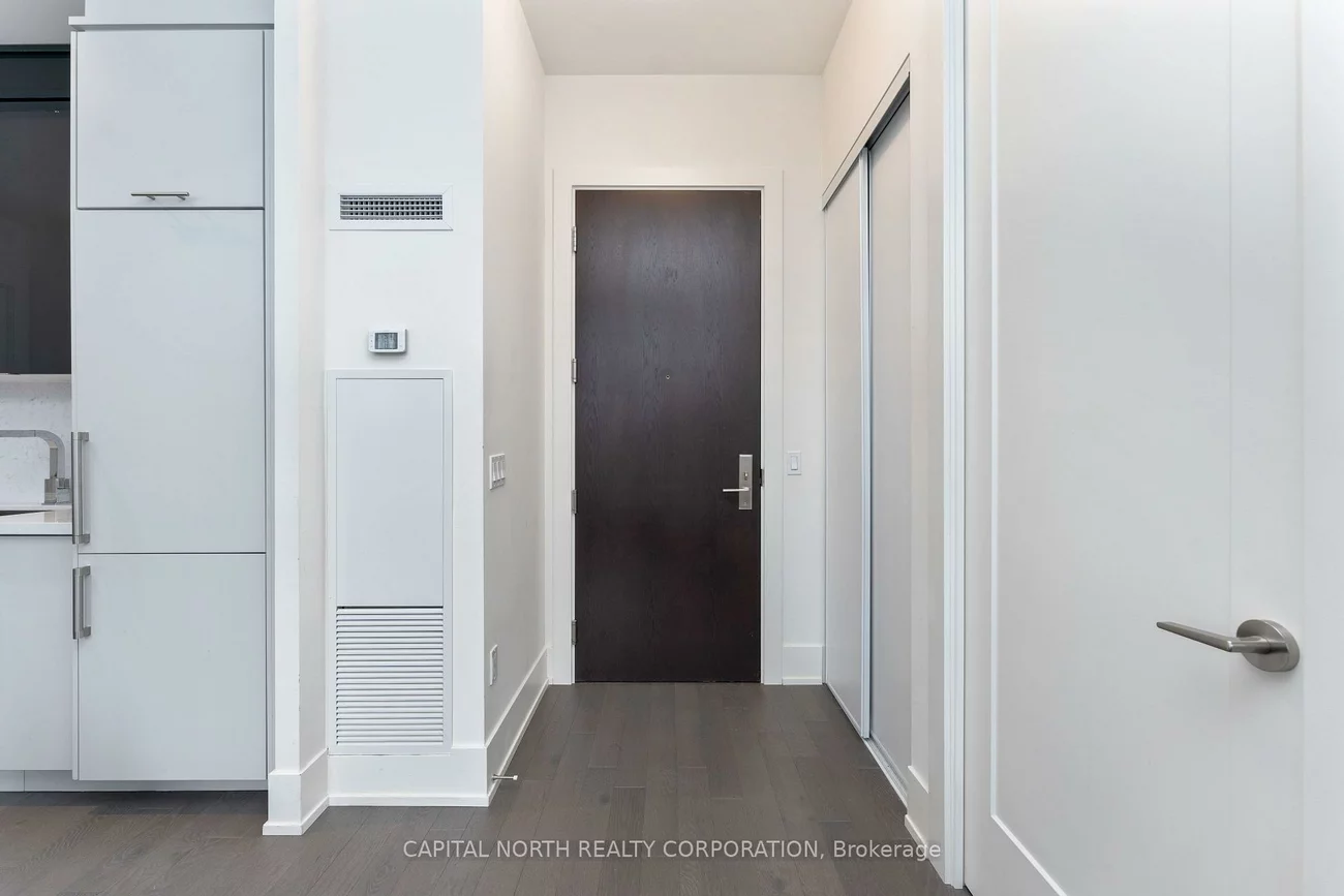 330, Richmond, Waterfront Communities C1, Toronto