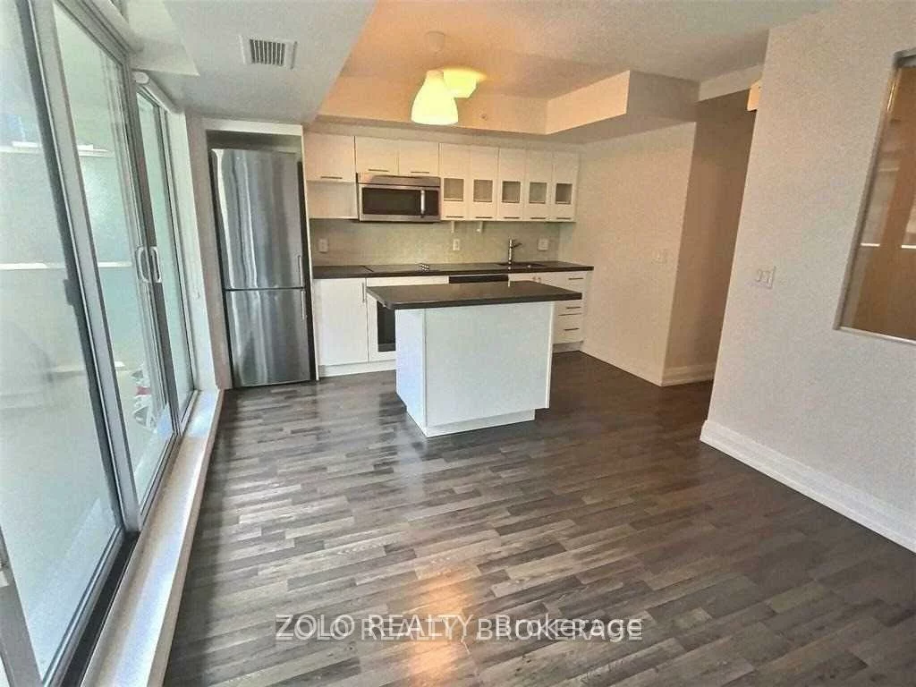 555, Wilson, Clanton Park, Toronto