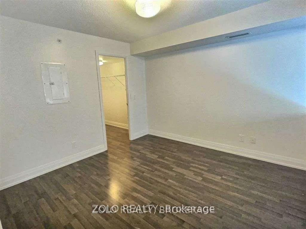 555, Wilson, Clanton Park, Toronto