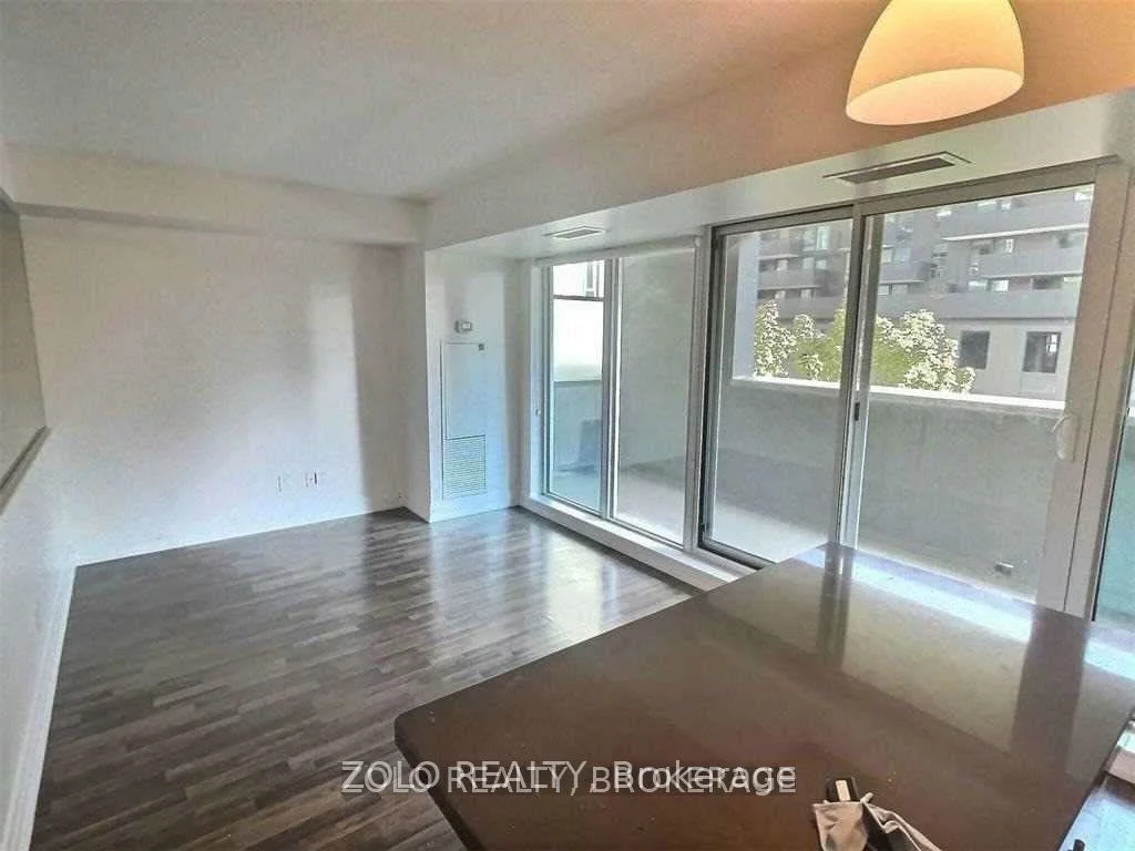 555, Wilson, Clanton Park, Toronto