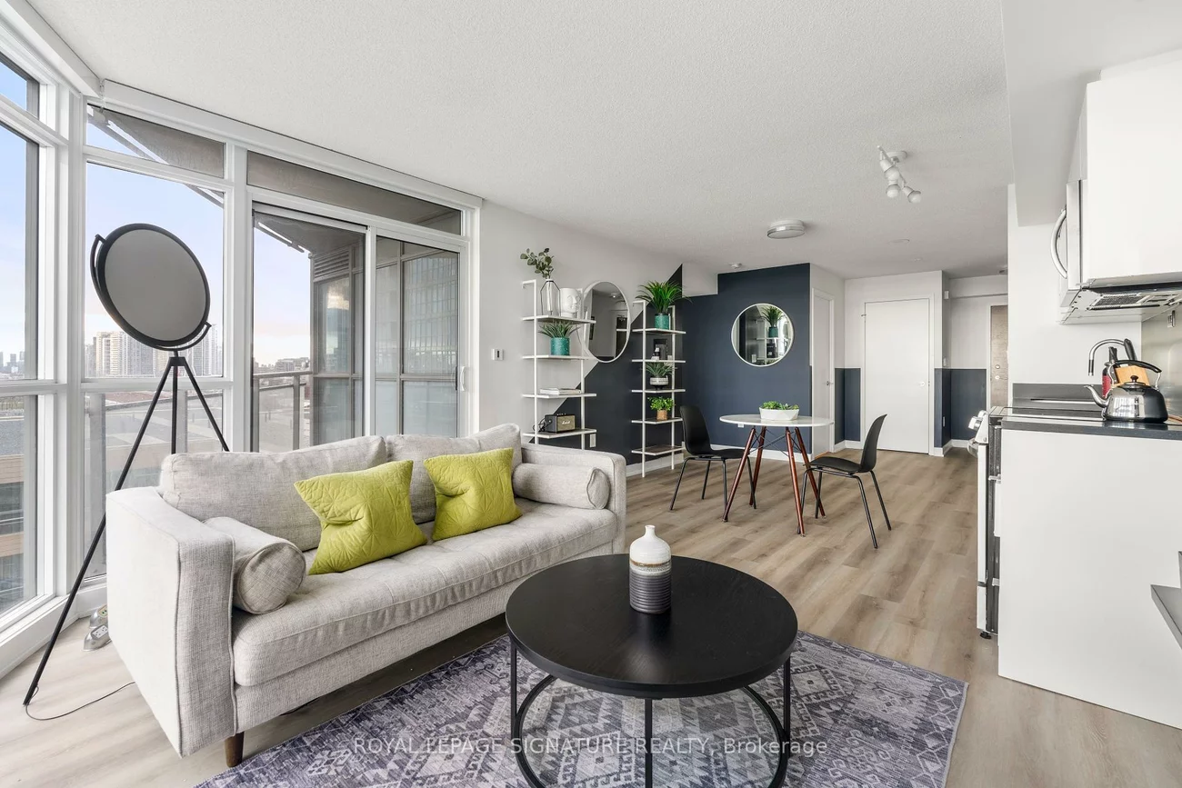 21, Iceboat, Waterfront Communities C1, Toronto