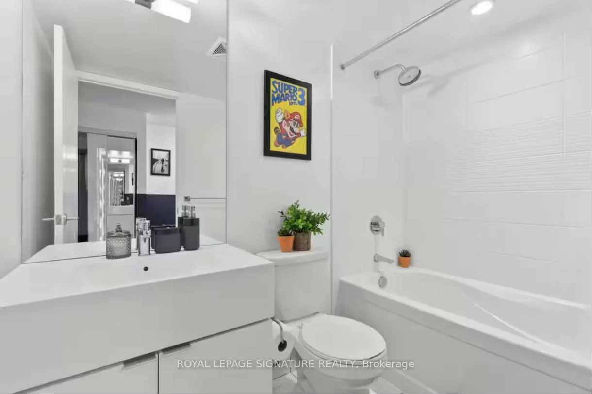 21, Iceboat, Waterfront Communities C1, Toronto