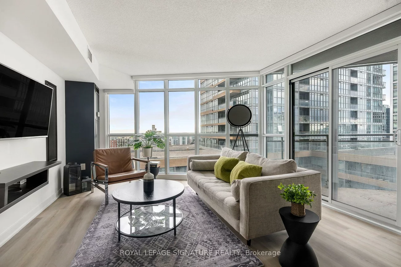 21, Iceboat, Waterfront Communities C1, Toronto