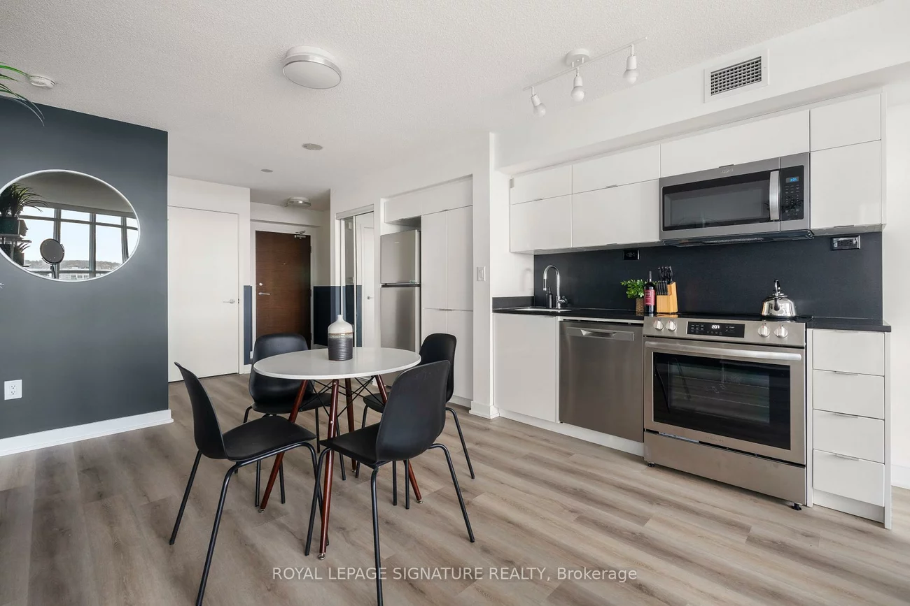 21, Iceboat, Waterfront Communities C1, Toronto