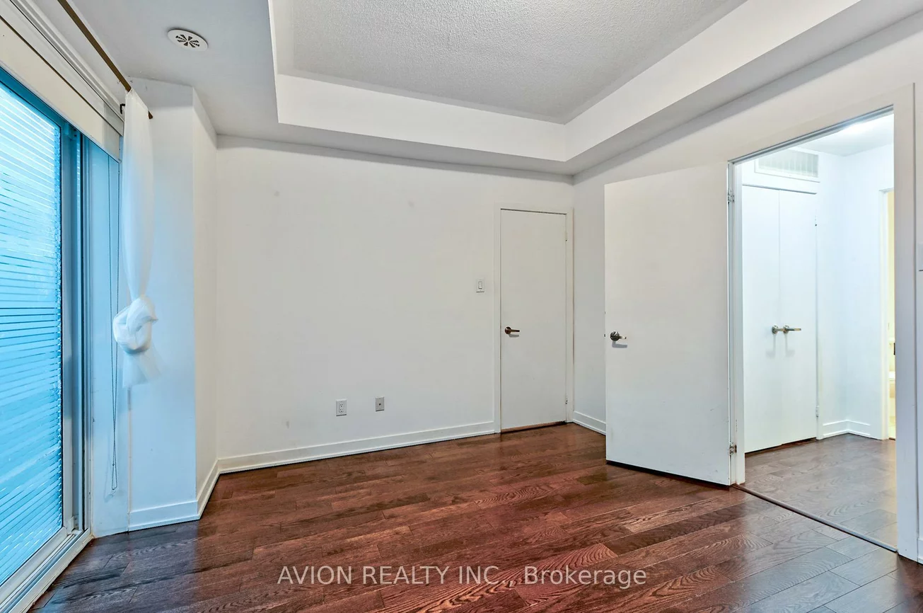 13, Oak, Regent Park, Toronto